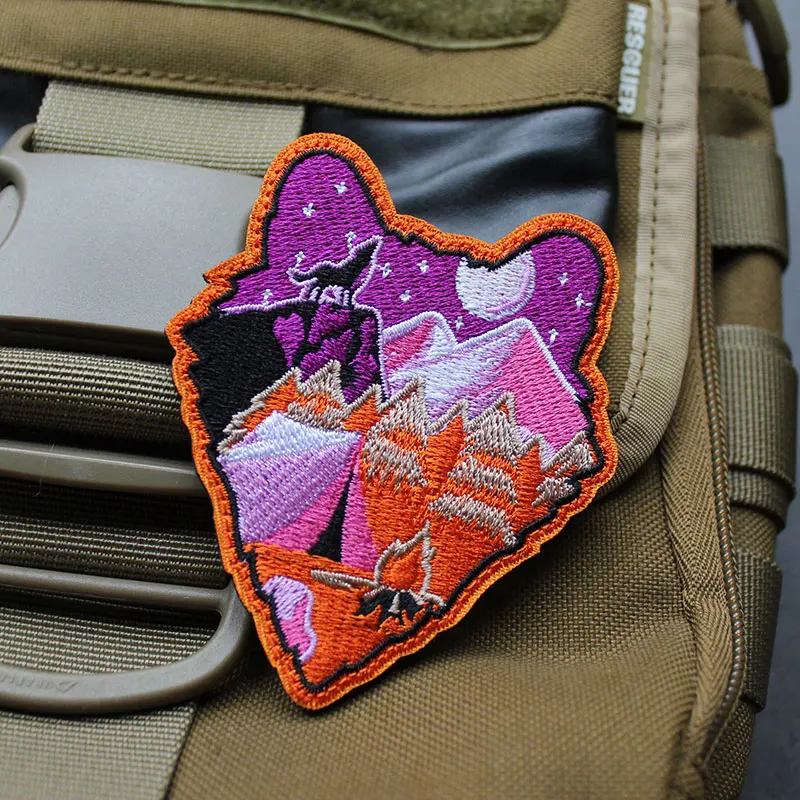 

Full Embroidery patches Moon Night Wolf Howling Outdoor Morale Chapter Personality Scenery Cloth Stickers DIY Patch Stickers