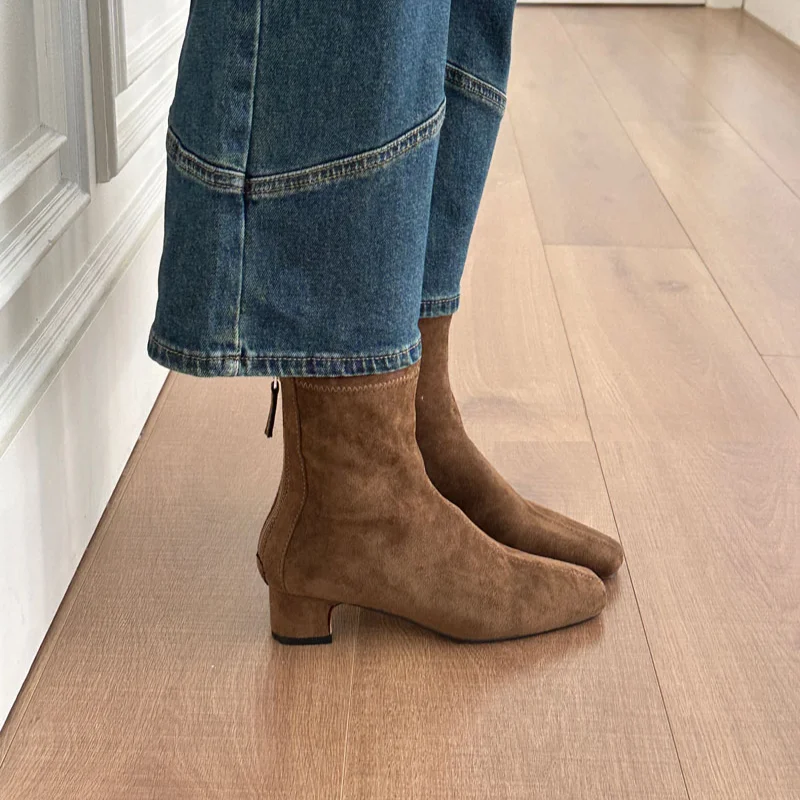 Женские облегающие короткие ботинки с острым носком Модные ботильоны на молнии