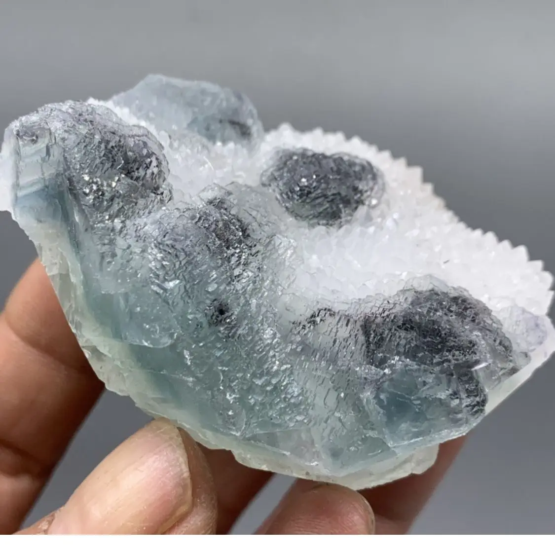 1Pcs Step Fluorite Quartz Symbiotic Natural Ore Primitive Stone Mineral Crystal Ornaments Stone Specimen Collection Geology