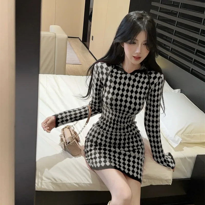 Сексуальная клетчатая ромбовидная юбка Gyaru в форме ромба розово-красная бедра