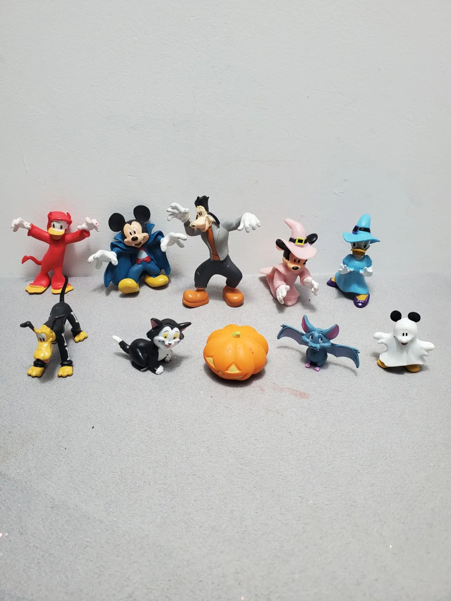 

10pcs/set Disney Halloween Vampire Mickey Mouse Minnie Donald Duck Daisy goofy Figure Collection Toys