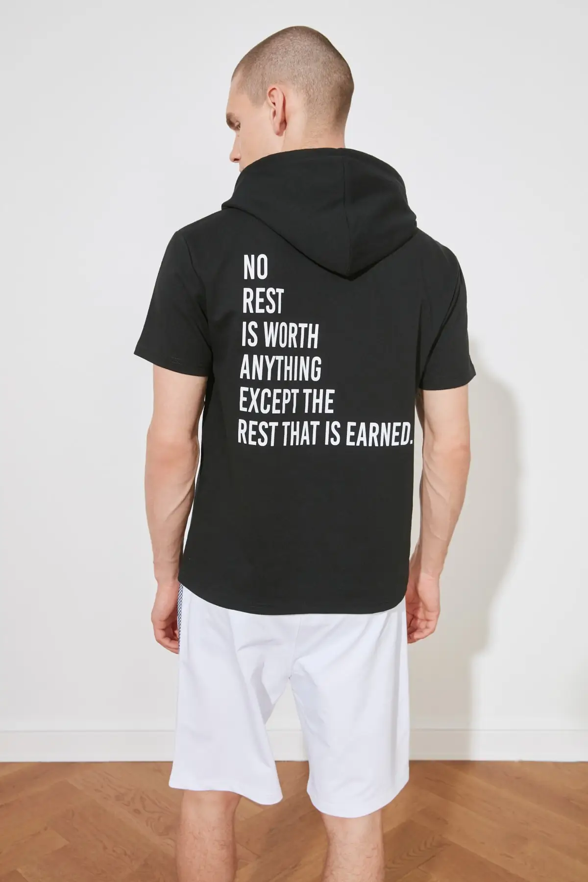 

Trendyol Men 'S Regular Fit T-Shirt TMNSS21TS1493