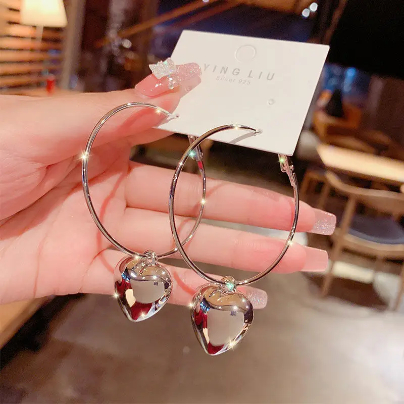 

2022 New Simple Heart Stud Earrings For Women Gold Color Personality Stud Earrings Girl Korean Fashion Jewelry Birthday Gifts