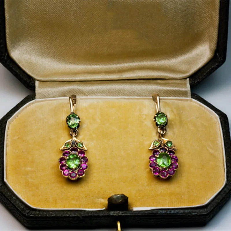 

2022 New Gold Color Leaf Inlaid with Green Stone Hanging Flowers Floral Dangle Earrings Women Wedding Jewelry Accessories