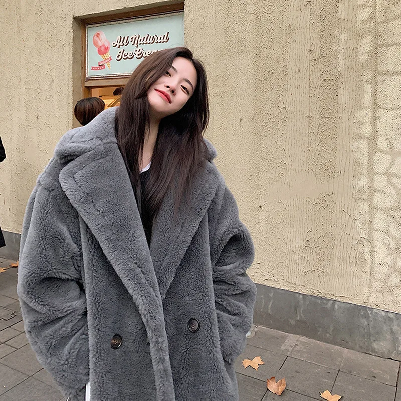 Winter Real Fur Coat Warm Women Long Coat Vintage Long Sleeve Thick Bear Coat Casual Loose Oversize Outwears Women's Full Wool