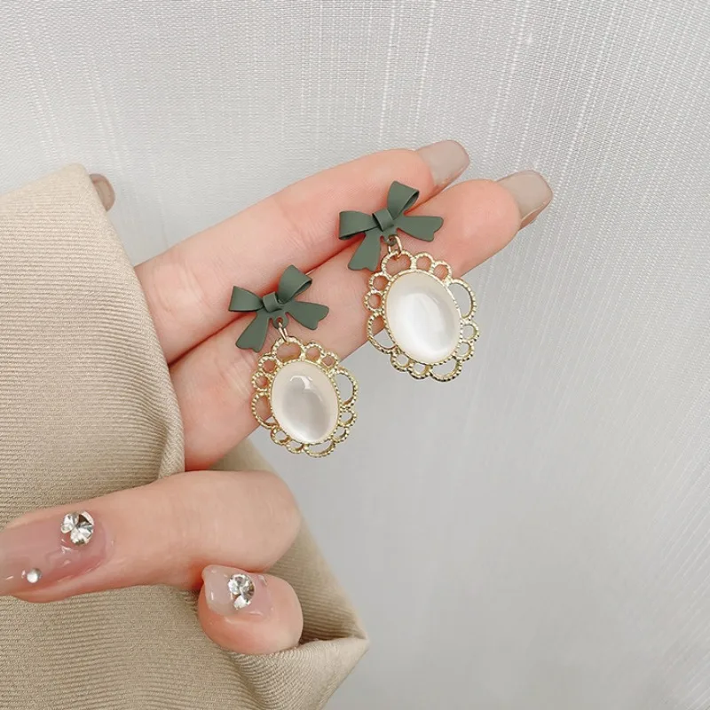 Новые серьги с зеленым бантом в стиле ретро женские праздничные для лучших