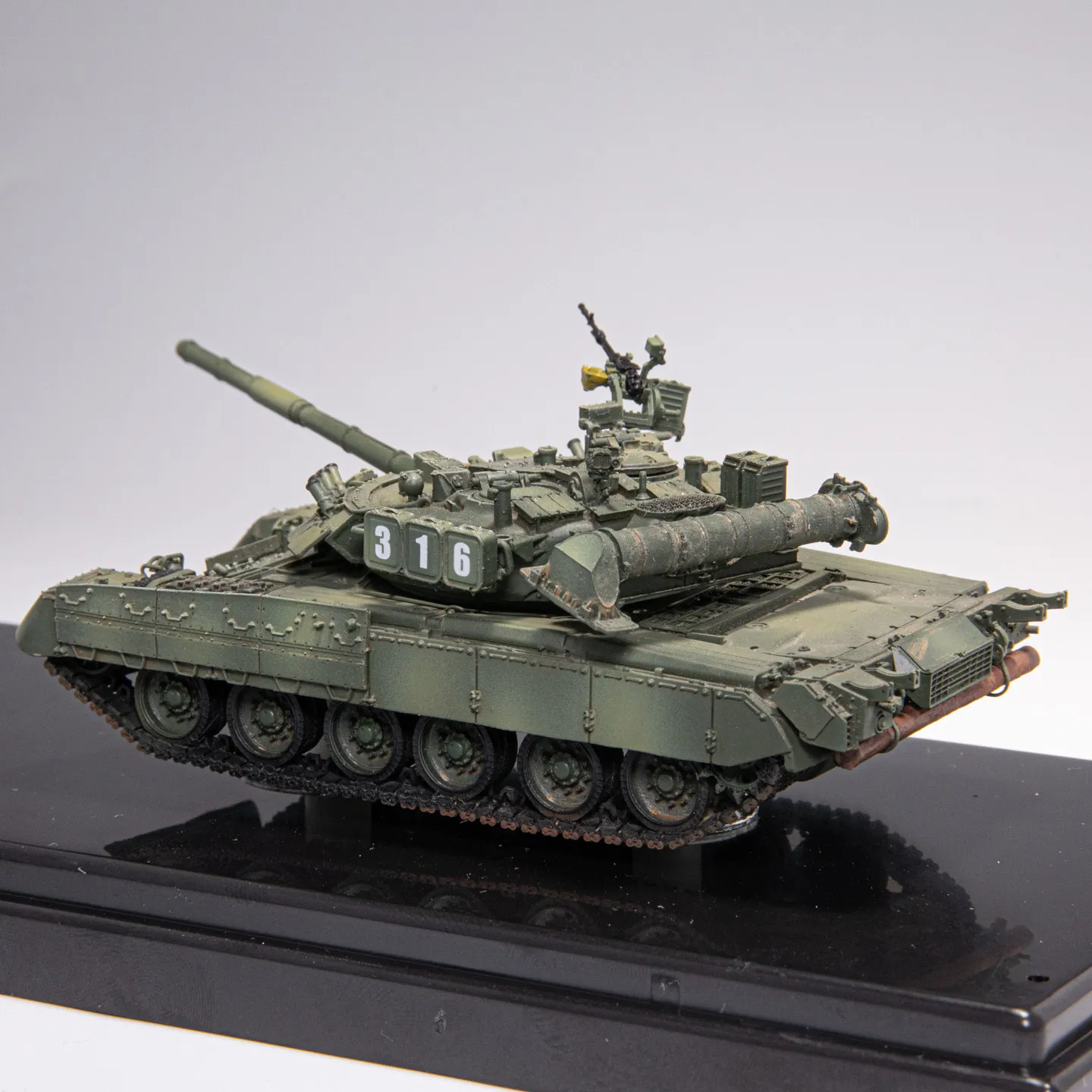 Фото Масштабная модель основного боевого танка Т-80У (1:72) из смолы, 5 метров, военная техника, классическая модель для взрослых, подарок, статическая модель для демонстрации №4