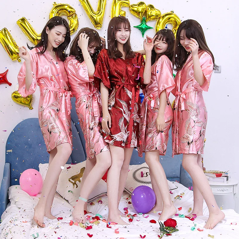 Pajamas Women's Spring Summer Pajamas Bridal Dressing Robe Ice Silk Best Friends Party Loose Large Size Thin Wedding Bathrobe