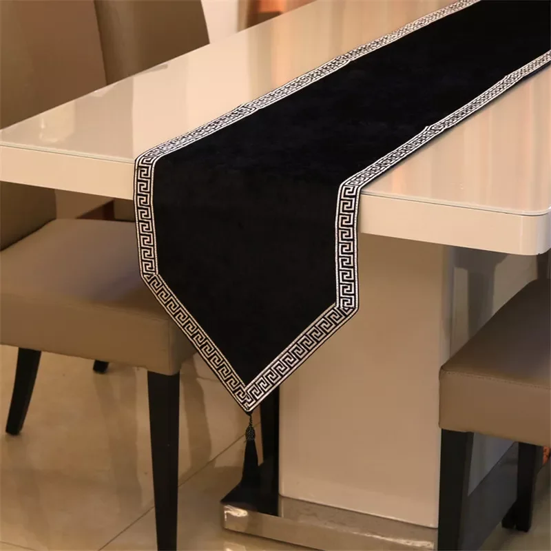 

New Chinese high-end tablecloth flag shoes cabinet cover cloth European velvet bed runner simple color table cloth