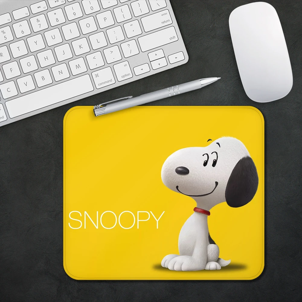 Коврик для мыши Snoopy с рисунком маленький резиновый коврик настольный игровой |