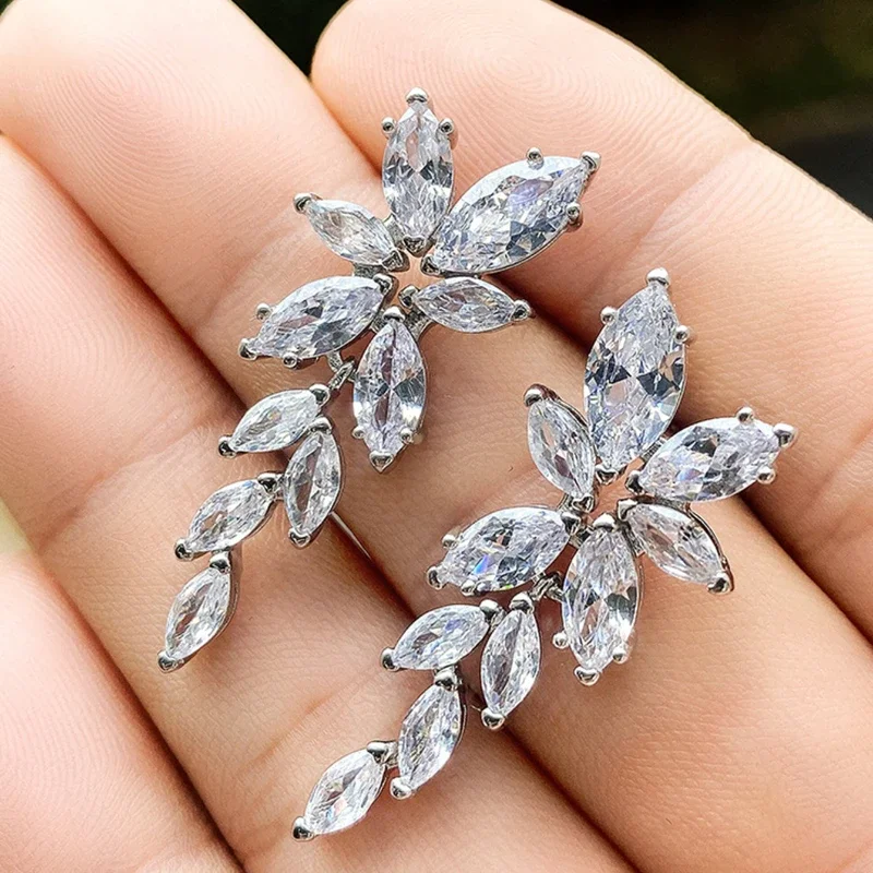 1 пара новых высококачественных атмосферных сережек с цирконом и каплями воды |