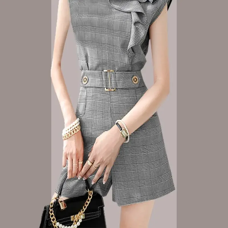 Женские летние шорты в полоску с круглым вырезом без рукавов оборками высокой