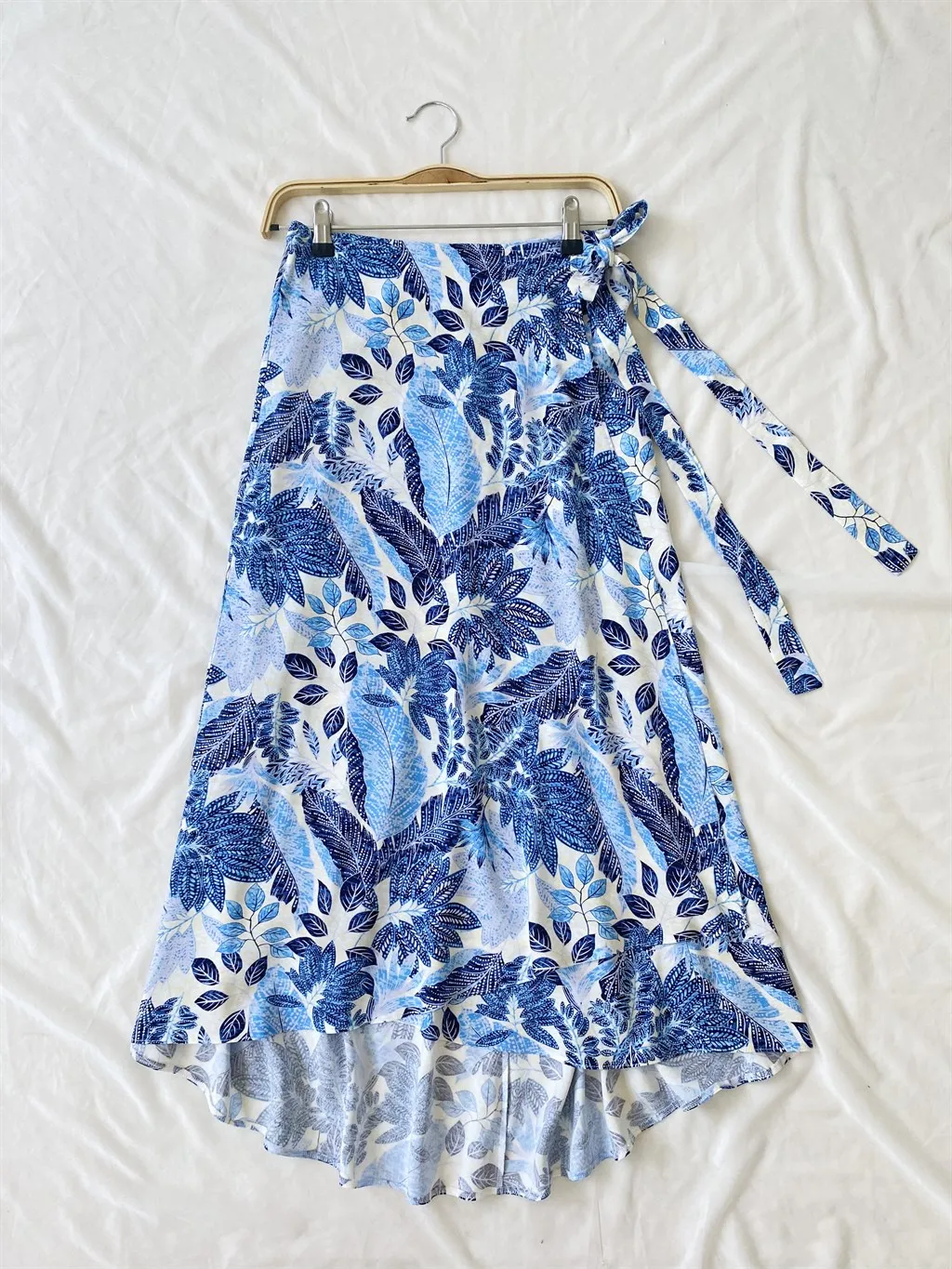

Retrobird Design Women 'S Skirt Jacquard Viscose Fabric Casual Navy Blue Color Women 'S Shorts Skirt