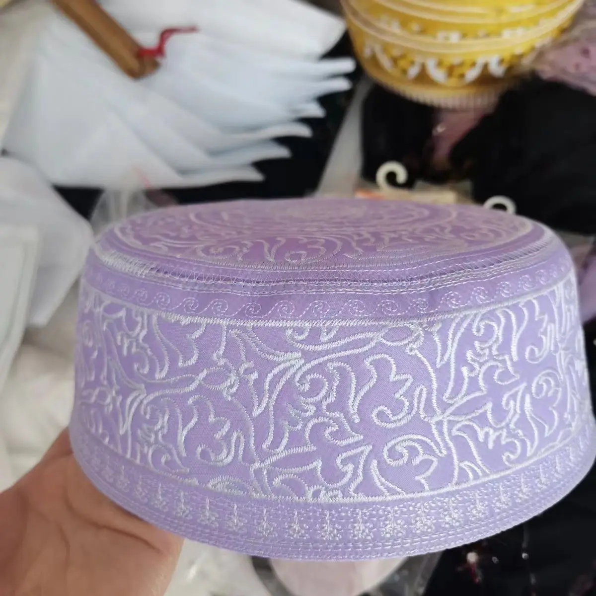 Рисунок 4 - Мусульманские большие шапки для мужчин