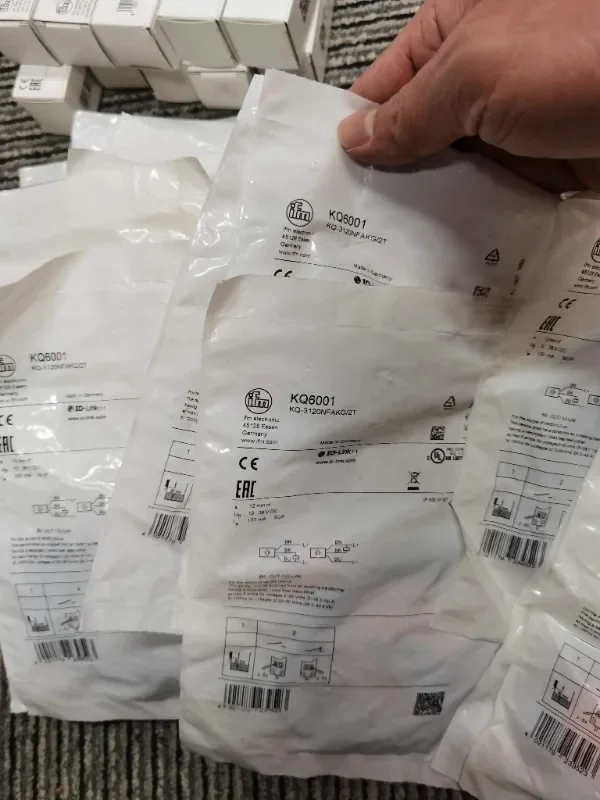 Оригинальная фактическая цена IFM KQ6001 KQ6002 KQ6004 KQ6006 датчик уровня жидкости на складе