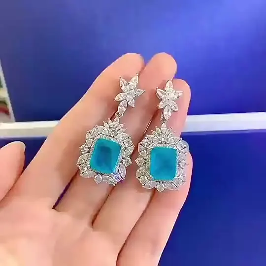 

Женские серьги из серебра 925 пробы, с фианитом
