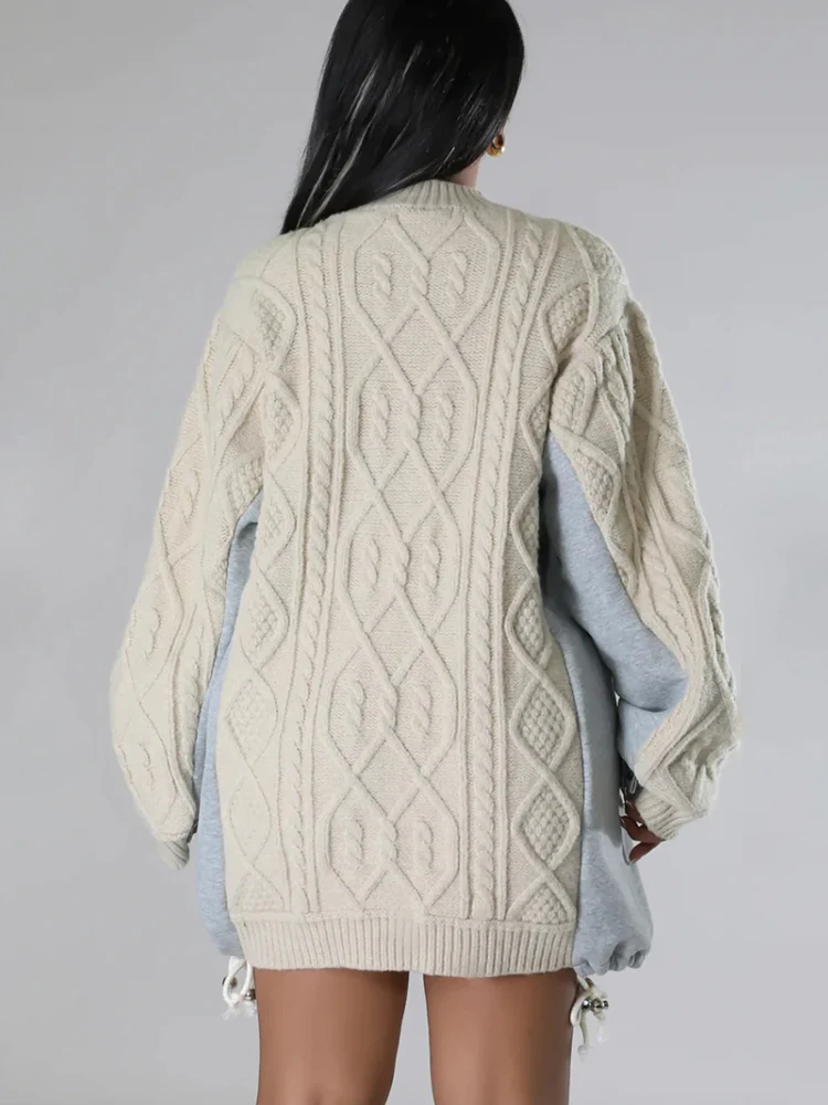 Женский джинсовый вязаный свитер TWOTWINSTYLE Повседневный составного кроя с круглым