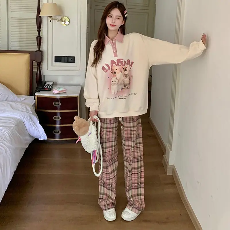 Комплект из двух предметов: свитер с длинным рукавом и воротник-поло брюки