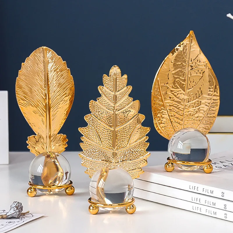 

Nordic Light Luxury Golden Crystal Ball Leaves Wrought Iron Ornaments Creative Home Desktop Wine Cabinet Porch Decoration Gifts