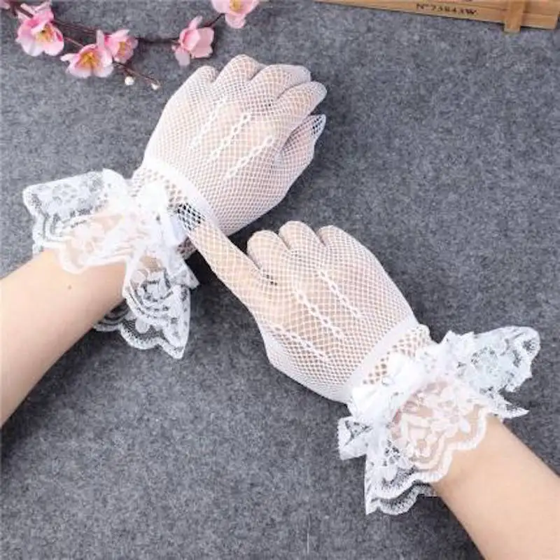 Elegant Ladies Short Lace Gloves Sheer Fishn Net Black White Prom Party Gloves Female's Fashionable Soild Color Mittens Hot