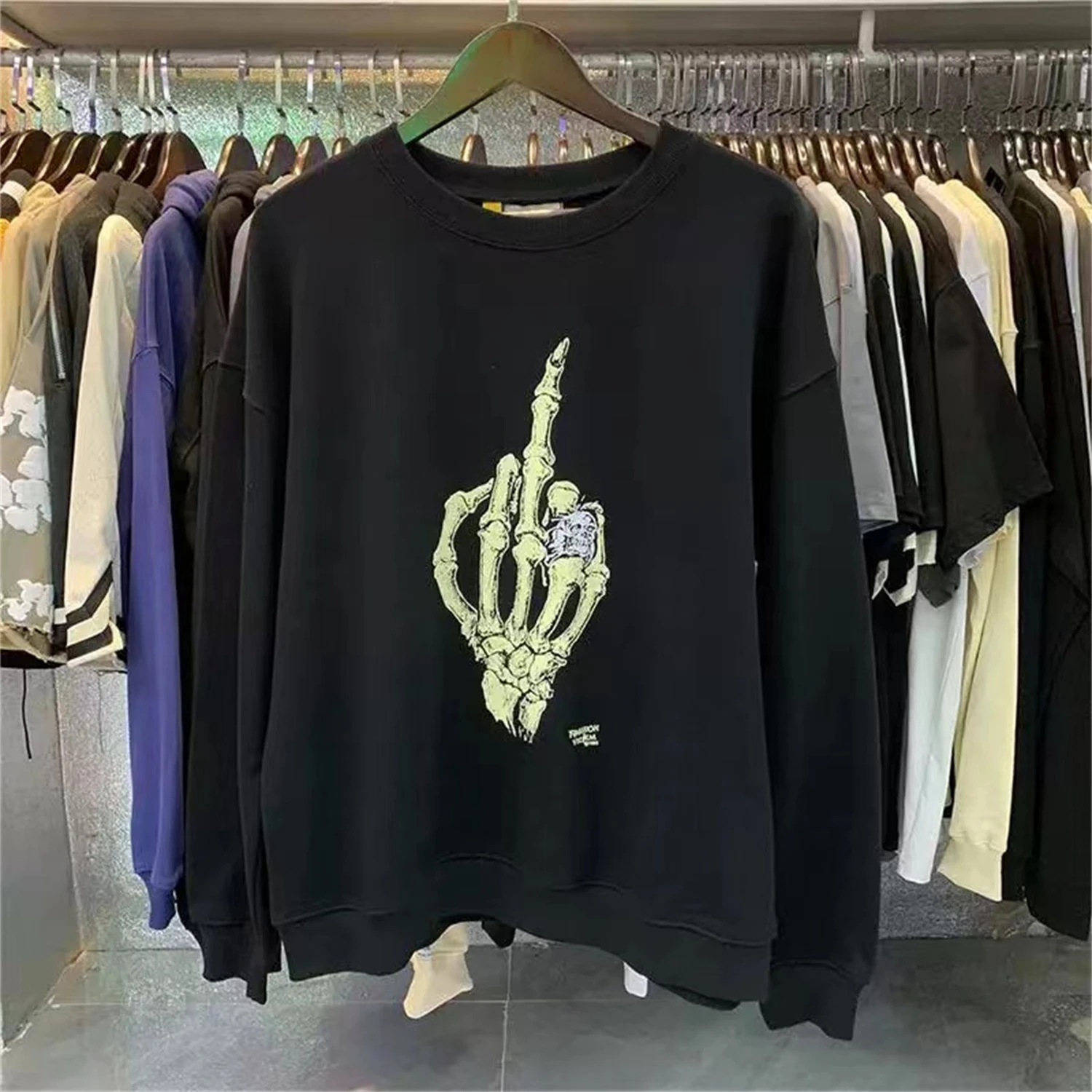 

American fashion brand GARY DEPT bronzing letters skull hand bone print men's loose hip-hop sports round neck sweater hoodie