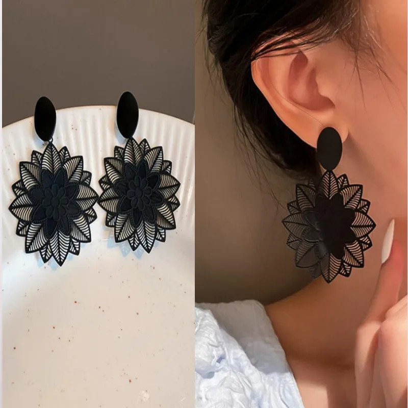 

Vintage Gothic Black Forest Flower Big Hollow Earrings for Women Korean Exaggerated Dress Accessories 2022 Trend Y2k Jewelry