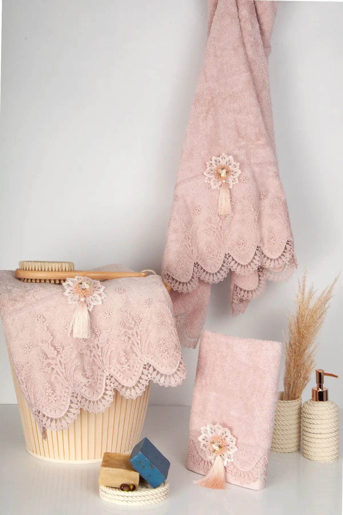 

Набор полотенец 3-х дюймов (рука + лицо + банное полотенце) из 100 хлопка