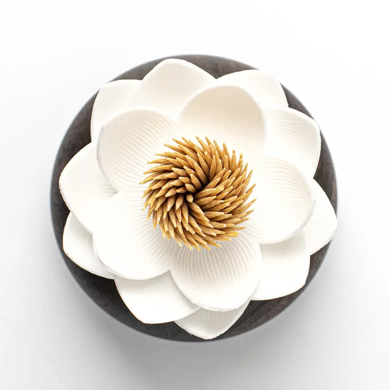 Wooden lotus home personality creative high-value toothpick holder light luxury Chinese solid wood box