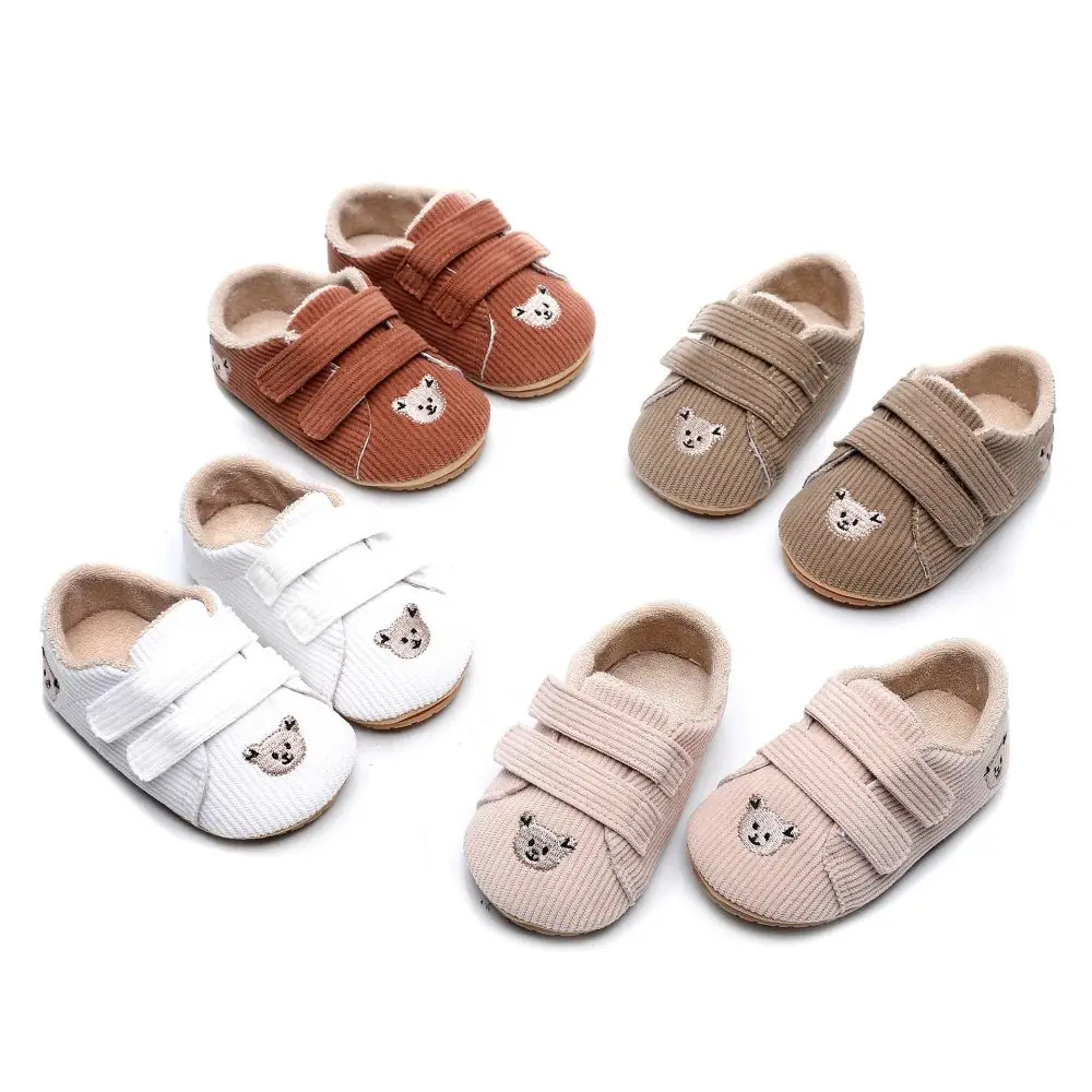 

Summer Baby Shoes Boys Girls Garden Sandals Cute Bear Embroidery Flat Shoes Soft Rubber Soles Non-Slip Toddler First Walker Shoe