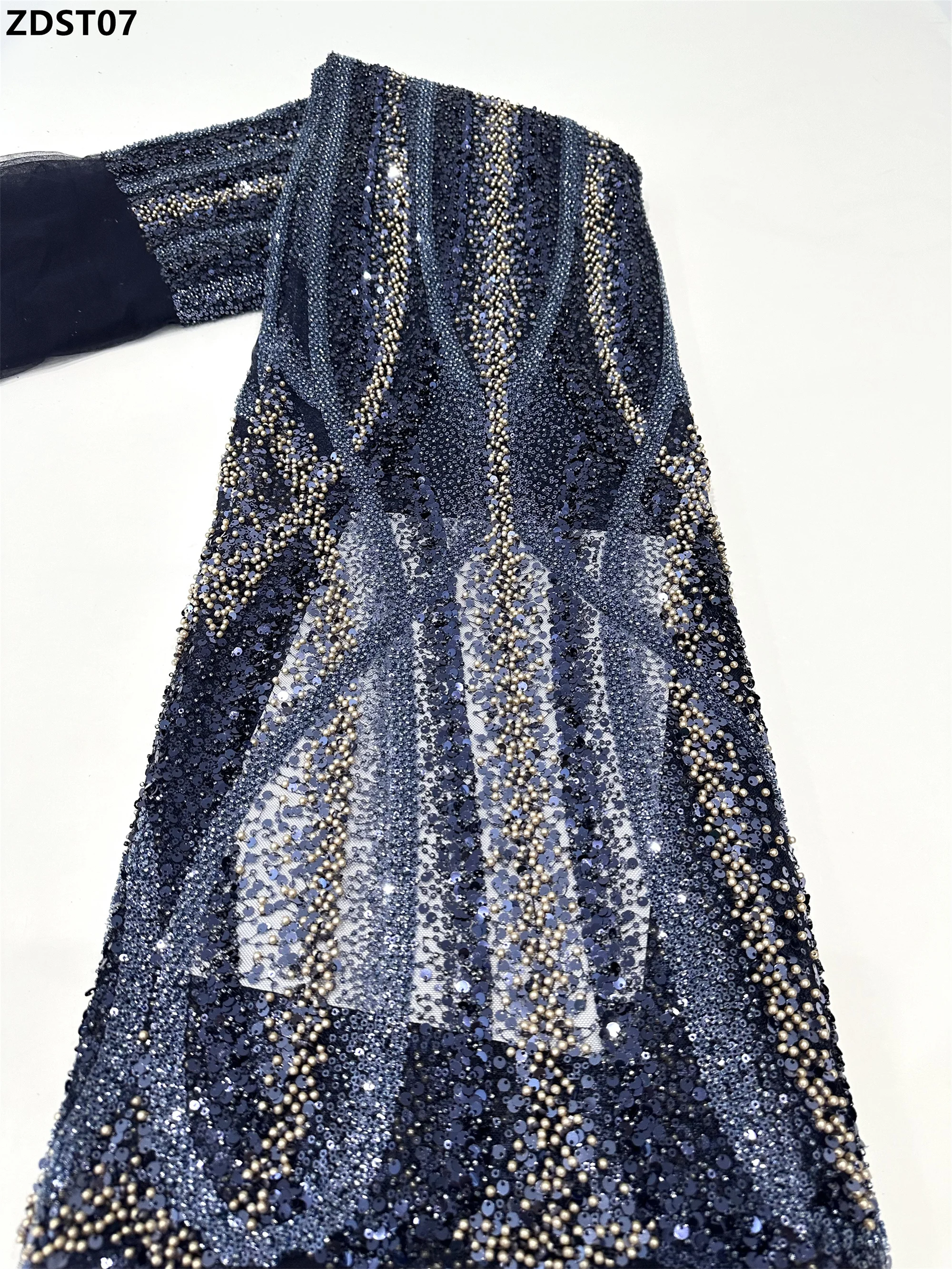 Кружевная ткань с блестками для платья