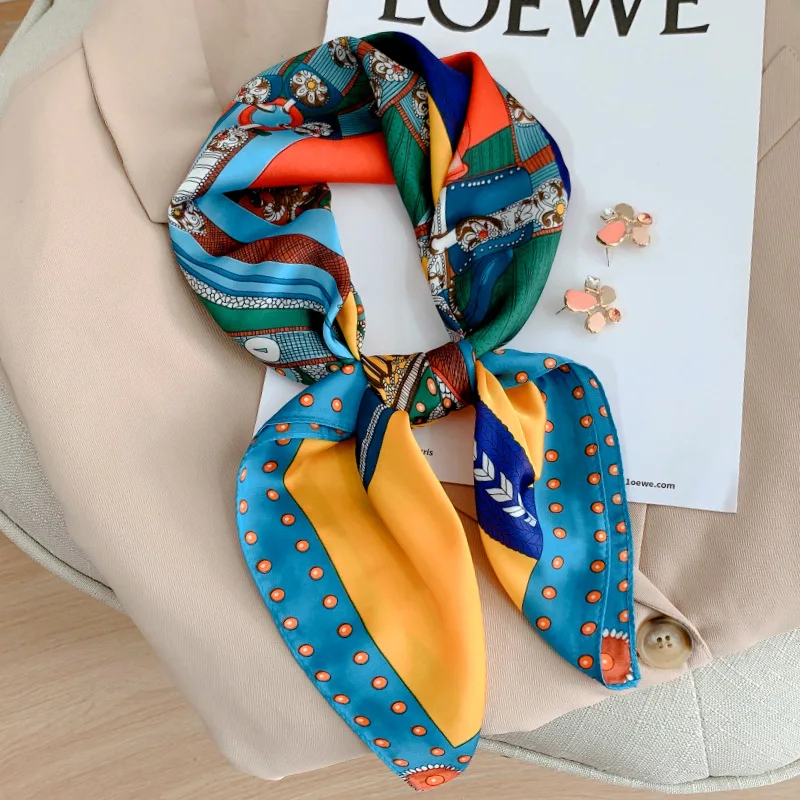 

Модный Дорожный квадратный головной шарф, роскошный брендовый новый платок 2022, женские солнцезащитные Шали с принтом, шелковые шарфы на осень и зиму