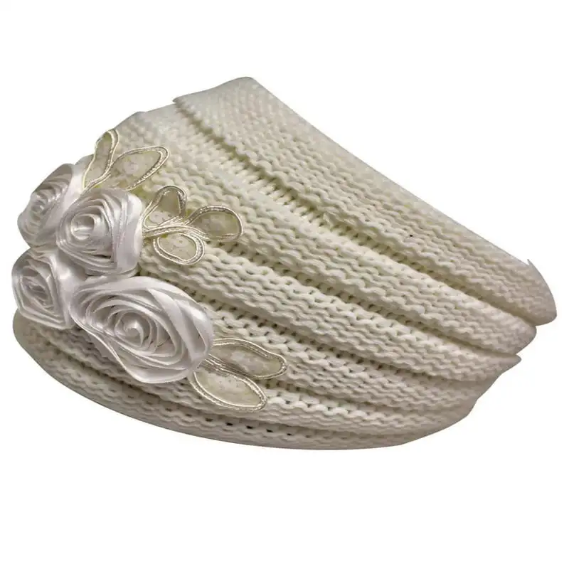 

Ribbed Knit Headband With Floral Design
