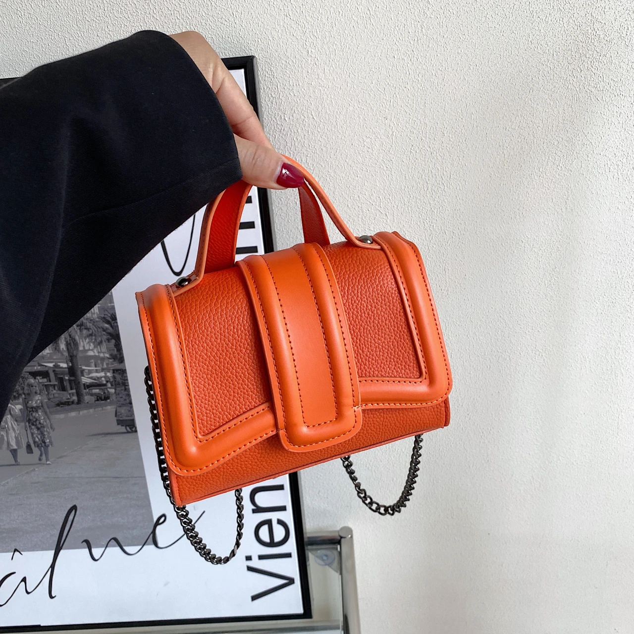 

2022 New High Quality PU Leather Solid Color Saddle Bag Luxury Brand Women One Shoulder Messenger Bag Fashion Handbag Cc Bolsa