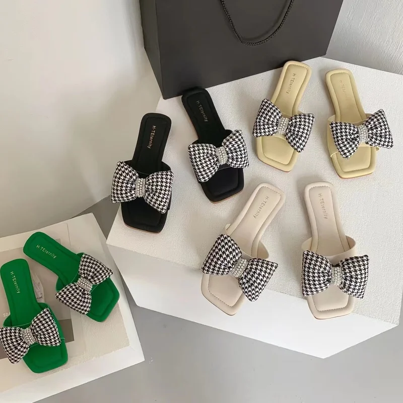 

2022 Summer Korean Version of The Niche Square Head Sandals and Slippers Women Wear Cute Bow Seaside Beach Word Flat Slippers