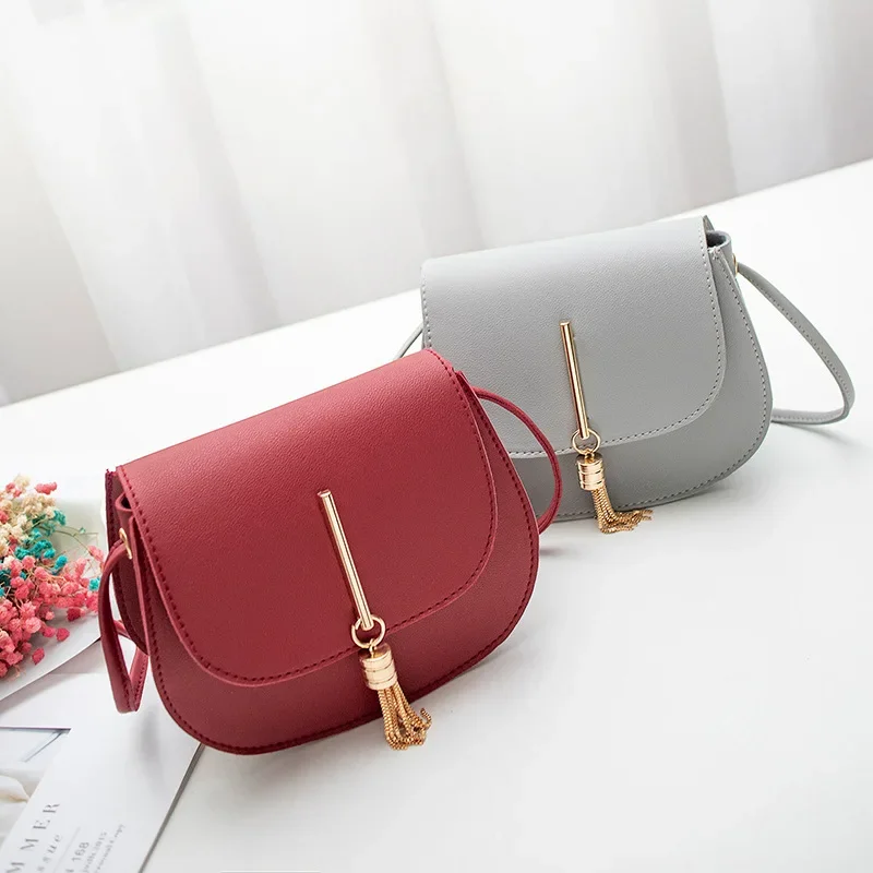 

Fashion Tassel Women Crossbody Bag PU Leather Small Flap Messenger Bag for Ladies Sling Bag Mobile Phone Wallet Handbags Bolsa