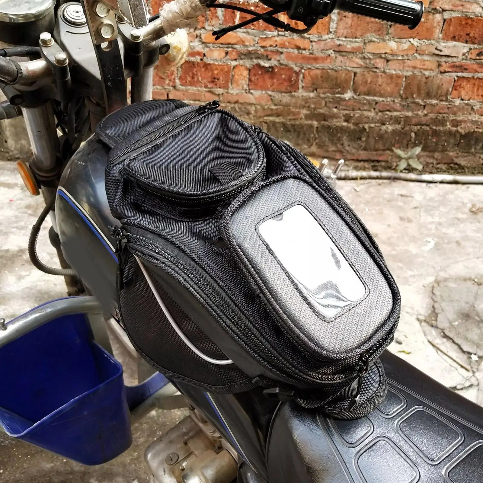 

Universal Magnetic Motorcycle Tank Bag Waterproof Non-slip Black Multifunctional Big Capacity Cycling Fuel Package Luggage Bag