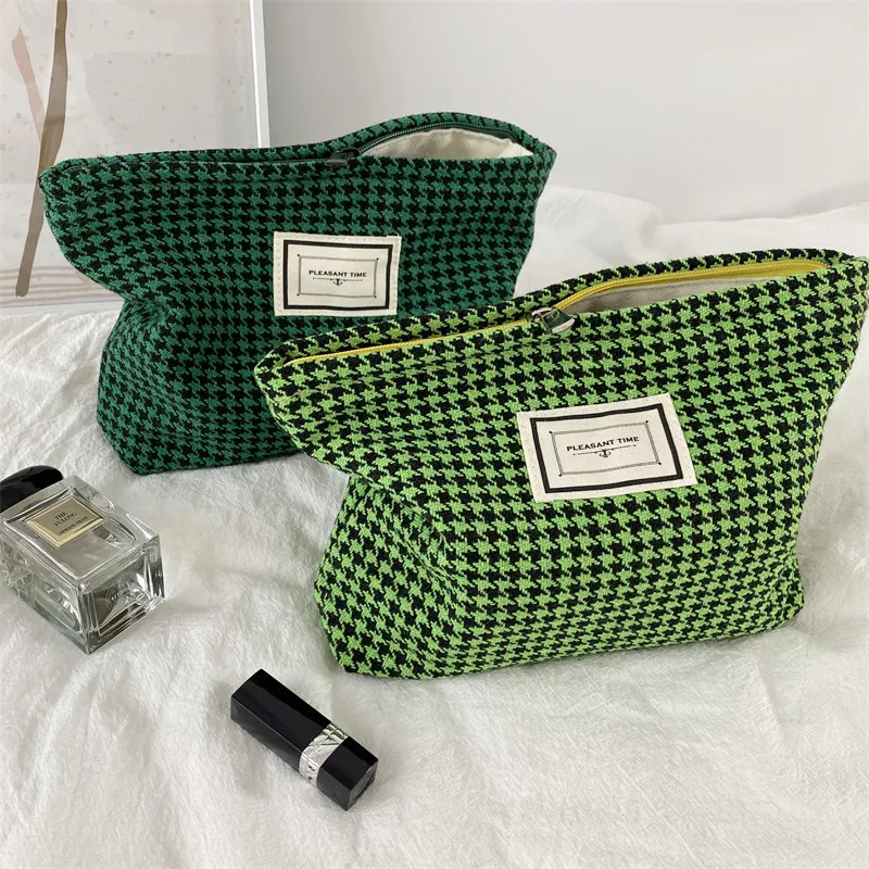 

Fashion Makeup Bag Large Capacity Storage Organizer Clutch Toiletry Kit Pretty Lattice Cosmetic Bag