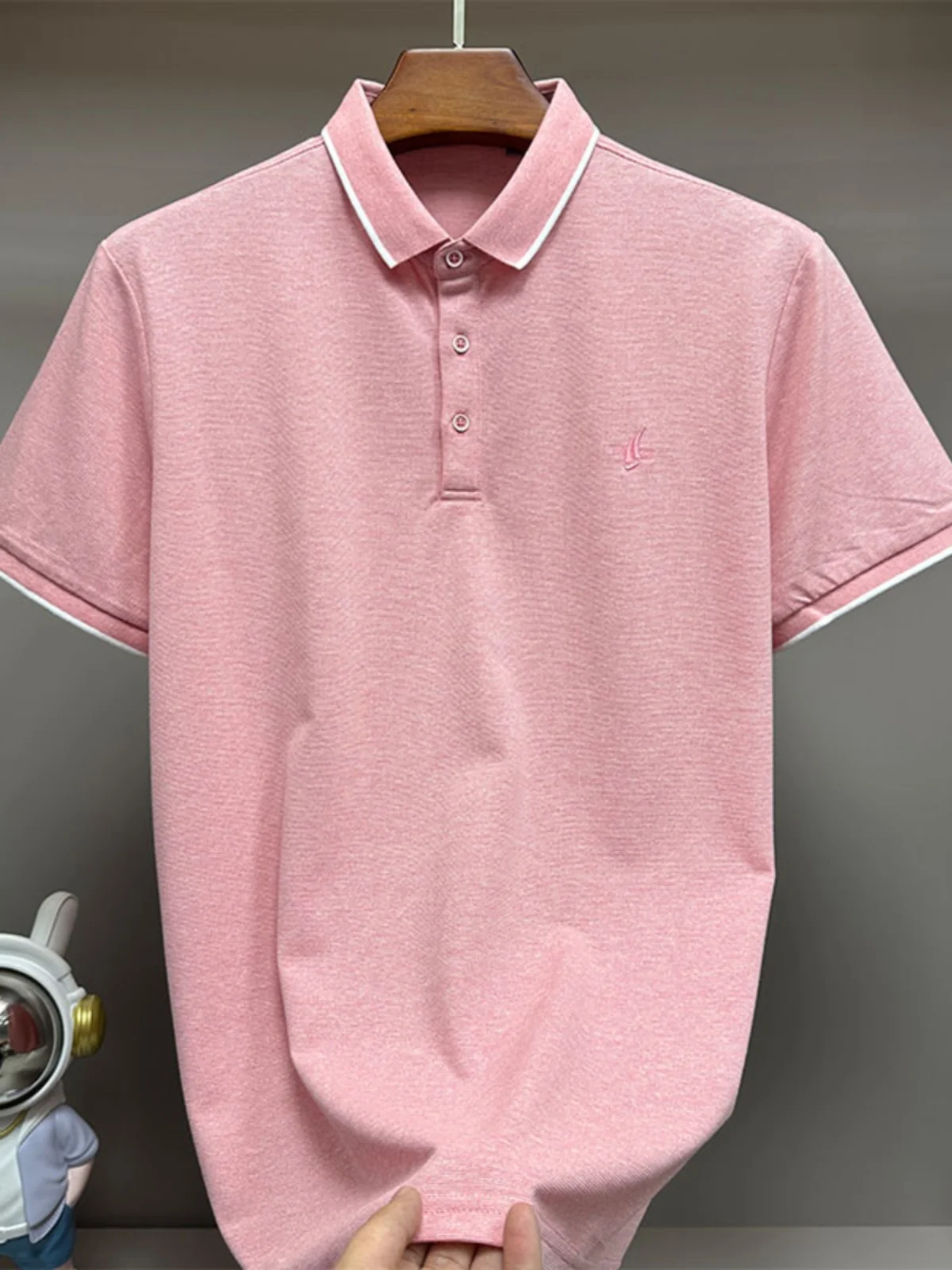 Брендовая рубашка-поло с отрезанной биркой мужская одежда розовая лацканами