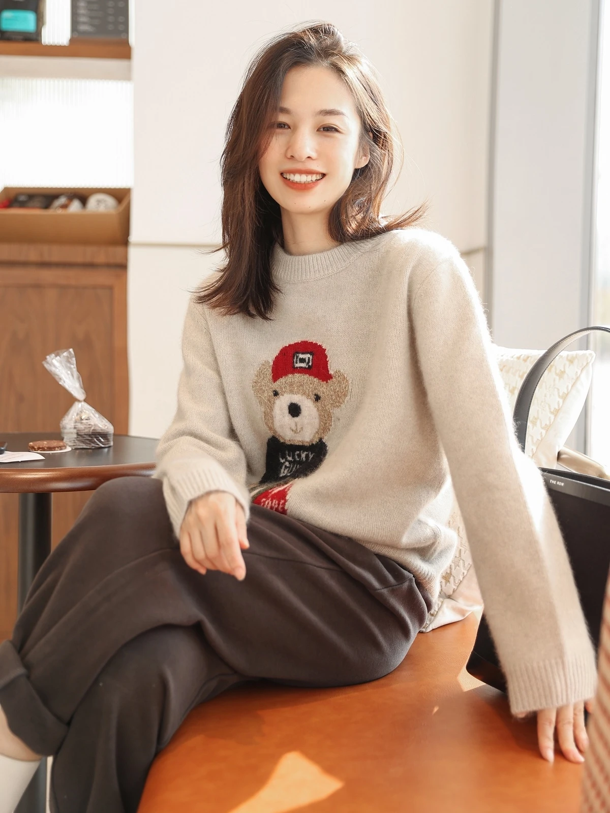 Толстый жаккардовый свитер из чистого кашемира с круглым вырезом осенне-зимний