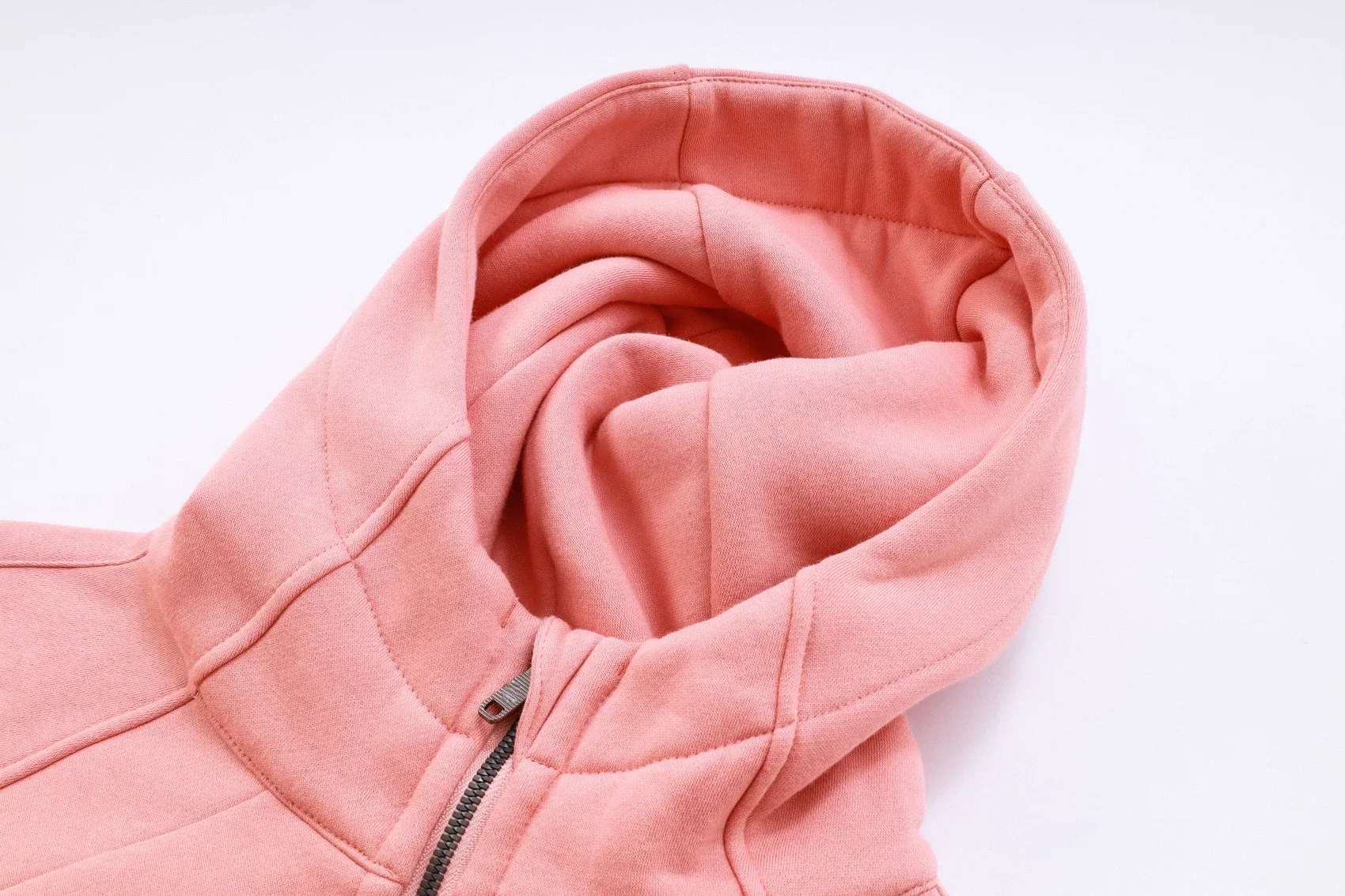 Рисунок 2 - Женская Короткая Толстовка Lulu с капюшоном на молнии