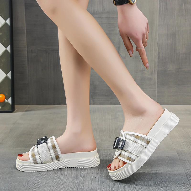 

Шлепанцы женские сетчатые на толстой подошве, повседневные сланцы, пляжные сандалии на плоской платформе, с пряжкой, для дома и улицы