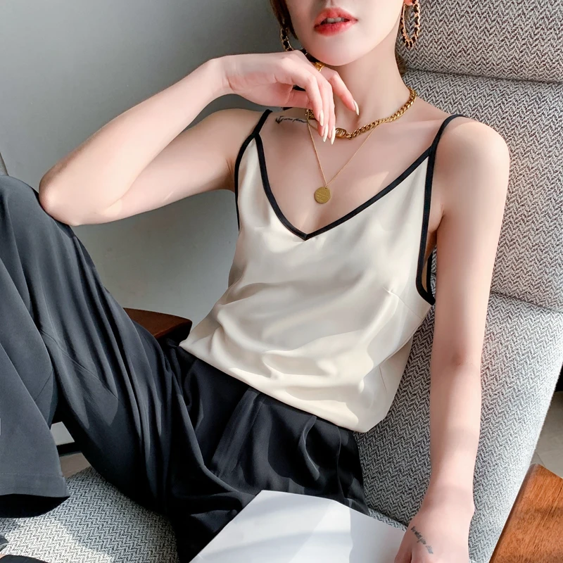 Майка женская шелковая с V-образным вырезом универсальный топ на бретелях тонкая