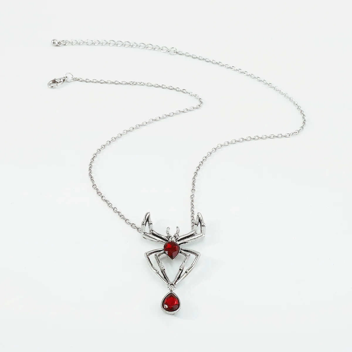 Ruby Spider Pendant Necklace for Women Vintage Gothic Punk Animal Retro Charm Choker Nightclub Halloween Party Fashion Jewelry
