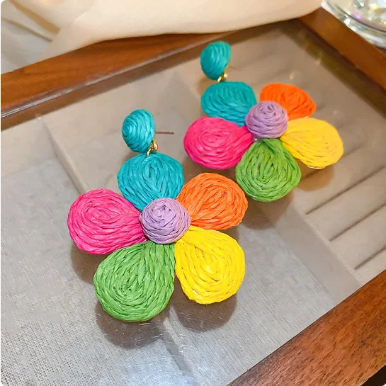 

Bohemia Summer Hand Made Vintage Lafite Grass Weaving Colorful Flowers Drop Earrings For Women Travel Party Jewelry Gifts