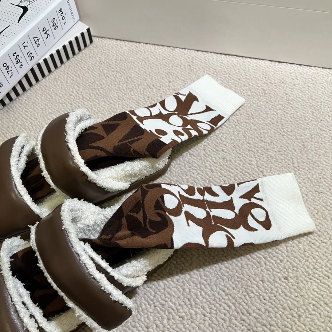 Contrast Color Letters Jacquard Women Middle Tube Stockings Trendy Net Red Streetwear Cotton Pile Socks Four Seasons Wearing