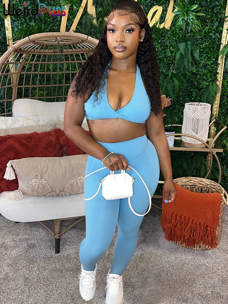 Костюм спортивный женский из трех предметов повседневный однотонный пикантный