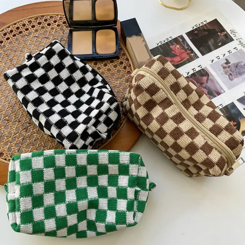 

Knitted Wool Storage Bag Chessboard Storage Wash Bag Plaid Cosmetic Bag Contrast Color Portable Large Capacity Make Up Bag