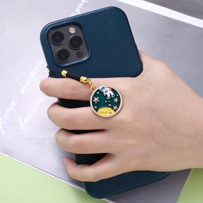 Metal Fashion Astronaut Planet Animals Mobile Phone Pendant Lanyard Anti-Lost Key Chain Ladies Gifts Decoration Accessories 1Pcs