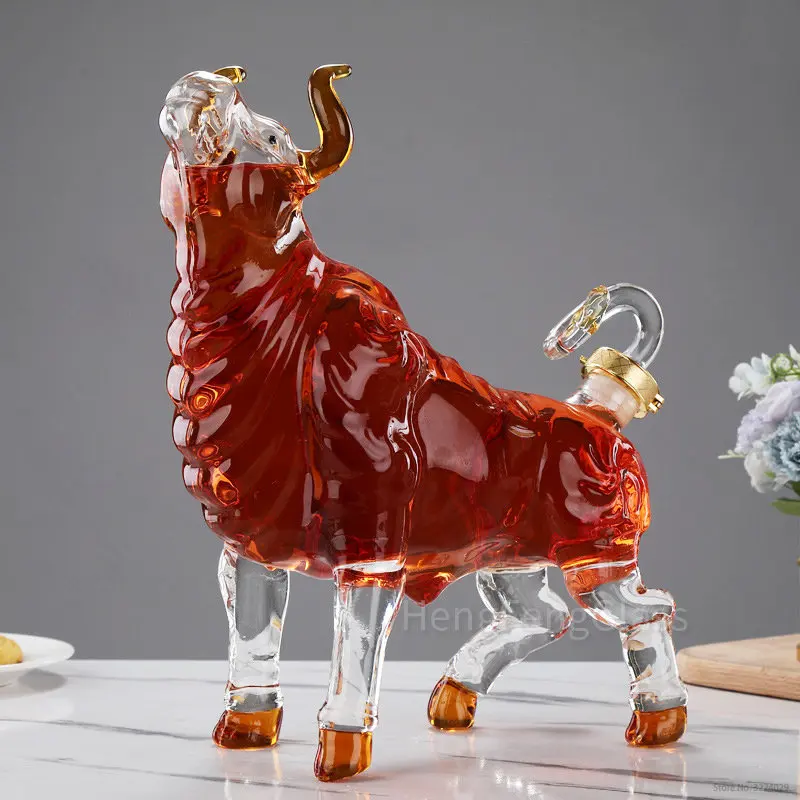 1000ML cow shaped lead-free wine decanter lead-free glass bottle whiskey decanter for Liquor Scotch Bourbon