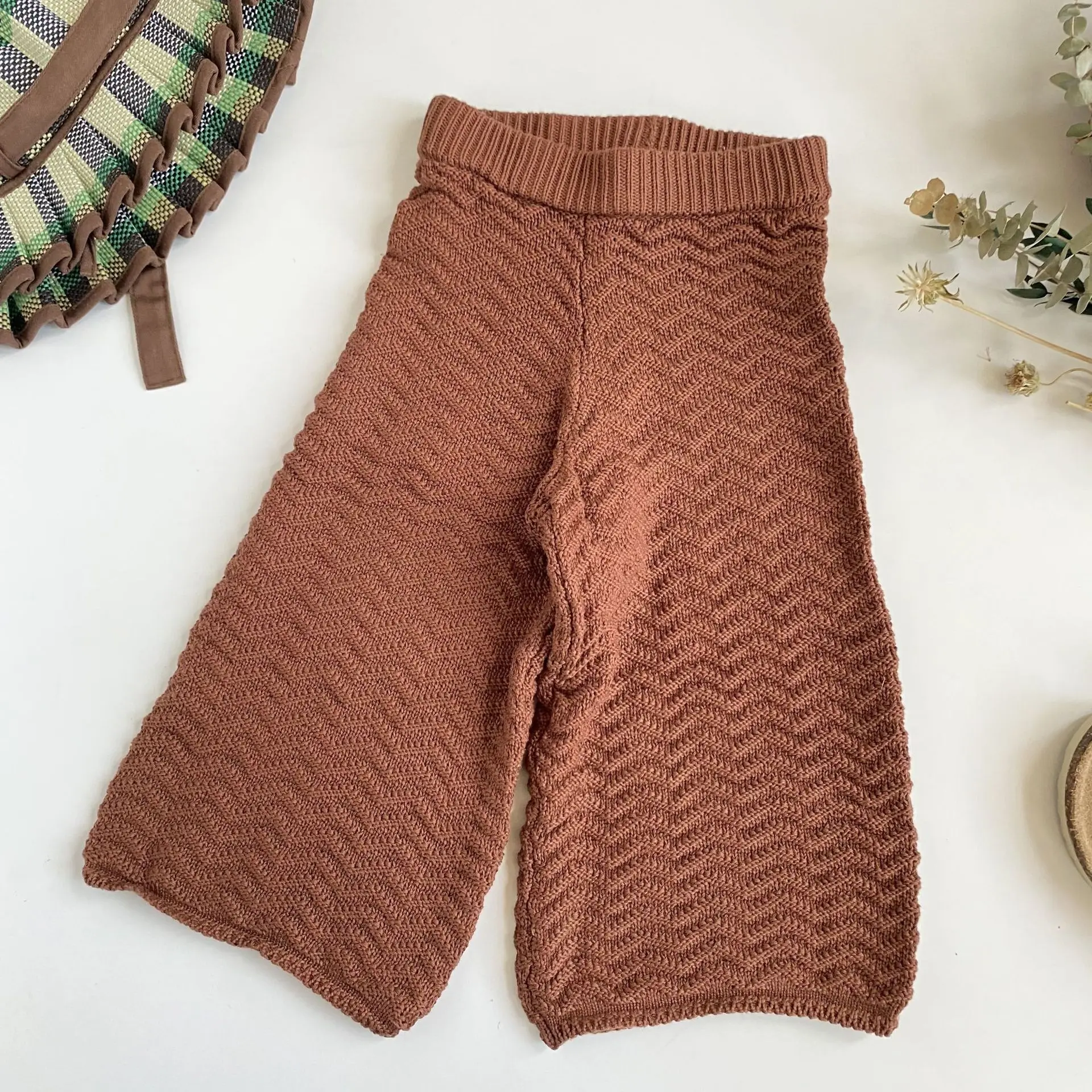 Рисунок 2 - Популярные женские джинсовые брюки